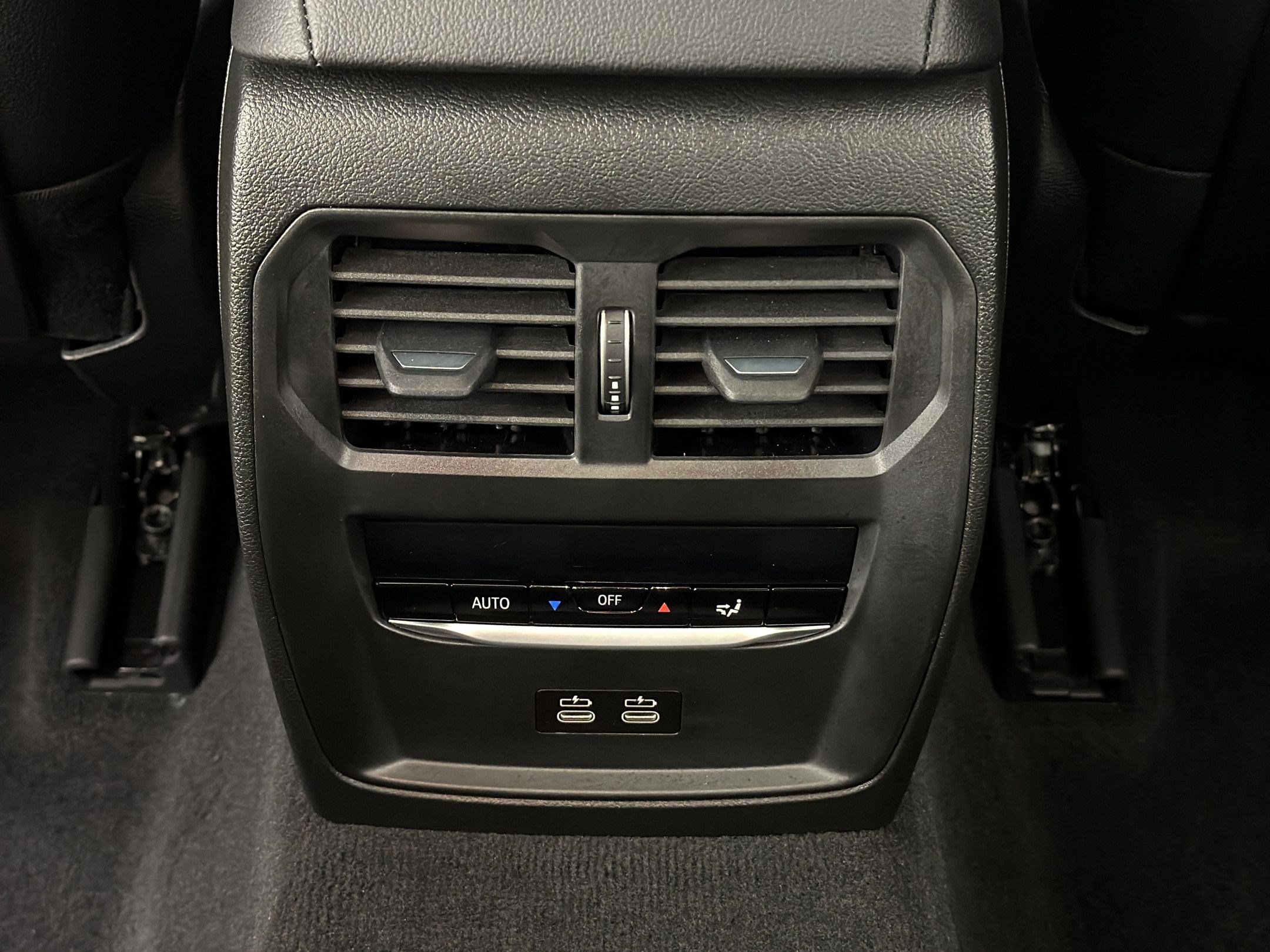 New 2026 BMW 330i Sedan w/ Premium Package RWD image 34