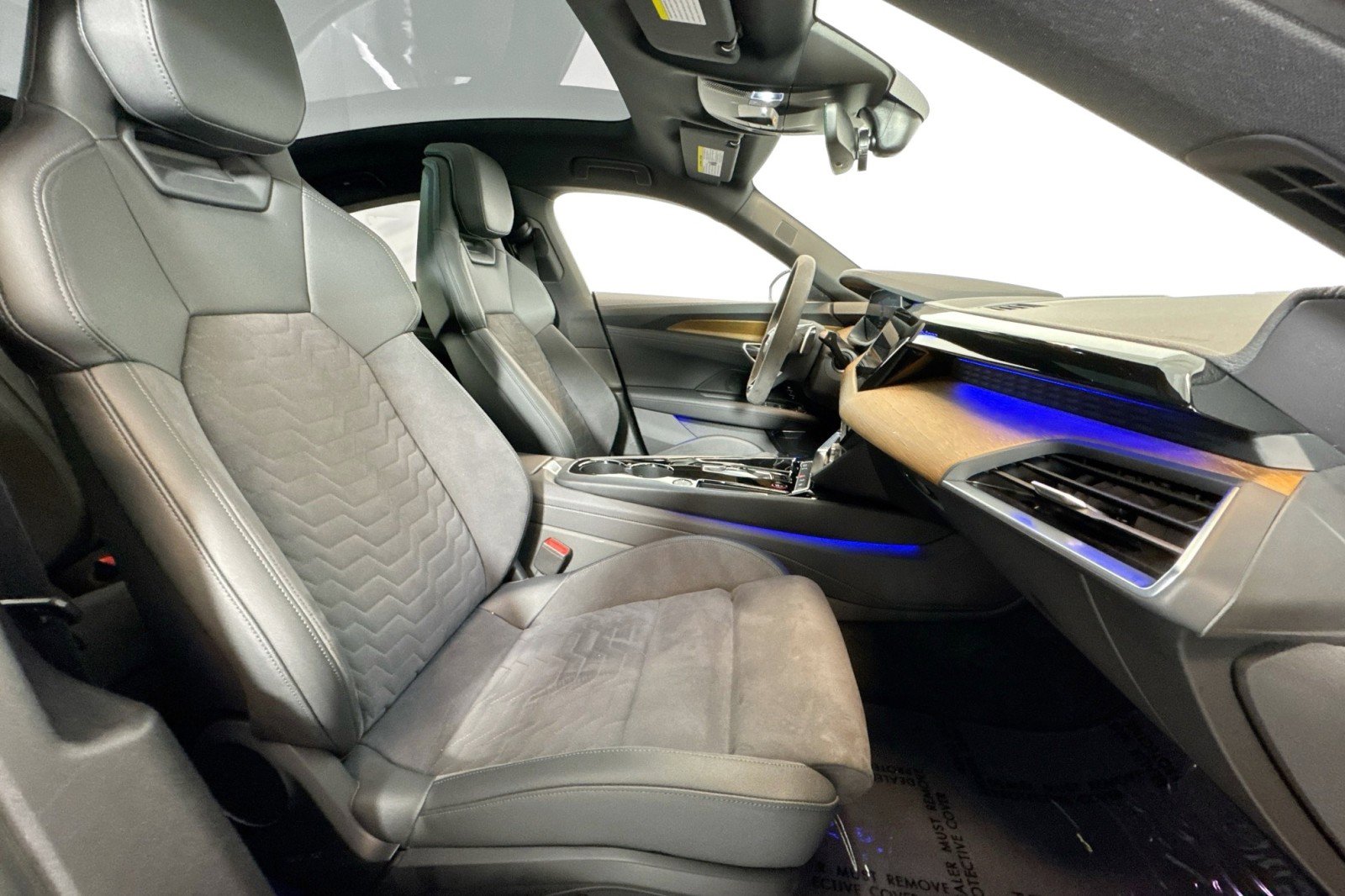 Used 2023 Audi e-tron GT Prestige w/ Prestige Package image 25