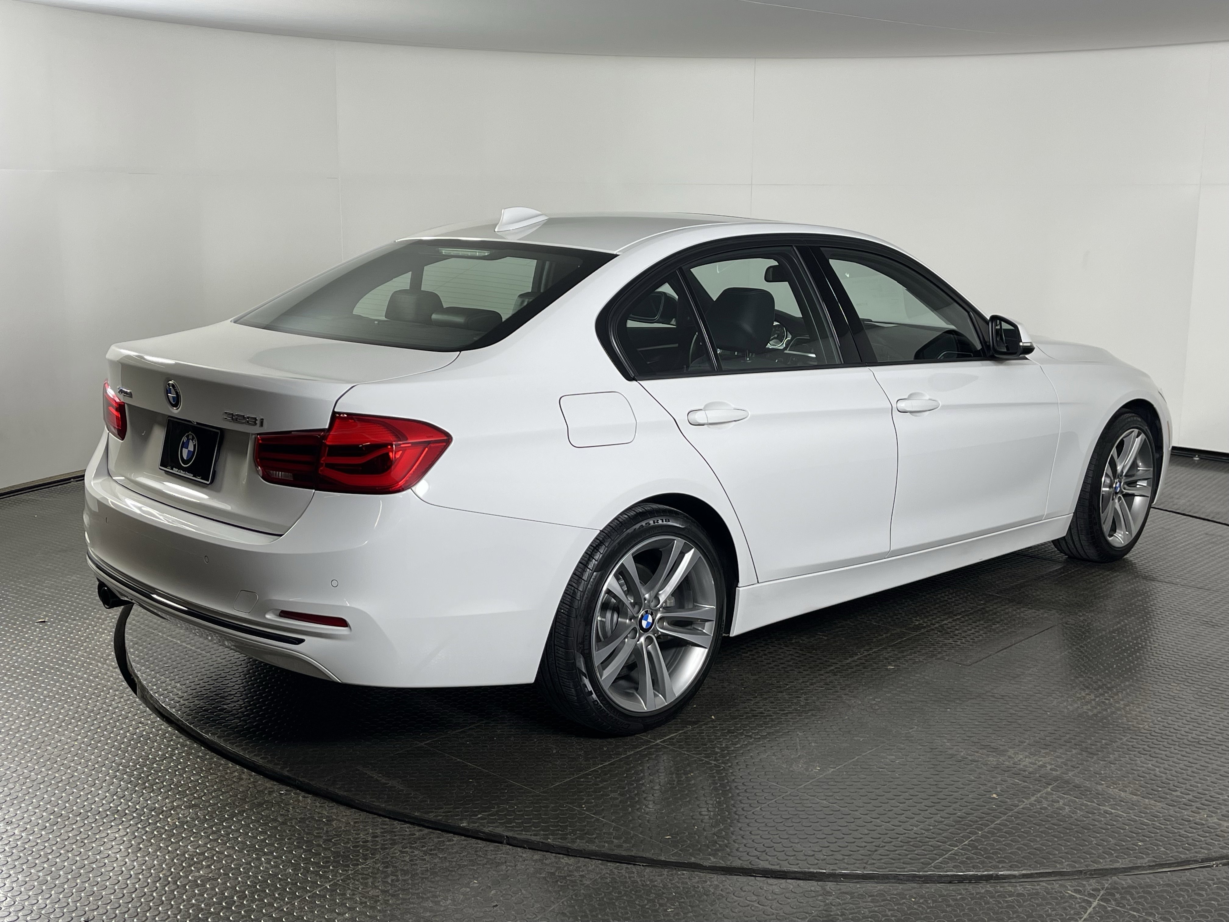 Used 2016 BMW 328i xDrive Sedan image 4