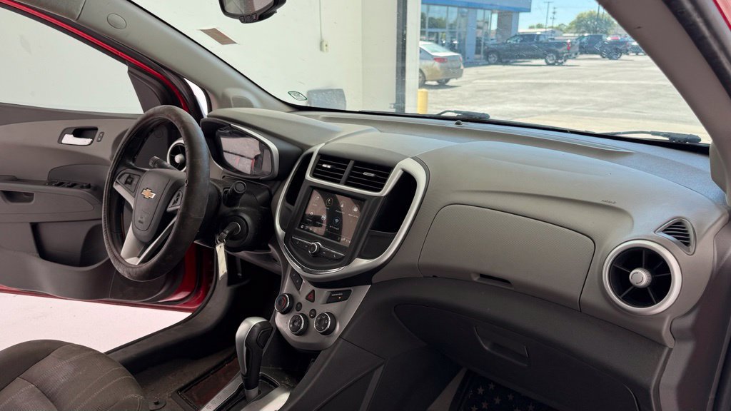 Used 2018 Chevrolet Sonic LT FWD image 25