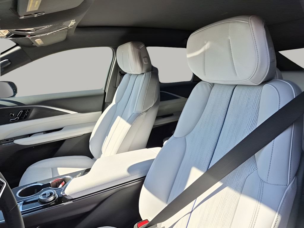 New 2026 Cadillac Lyriq Luxury image 30