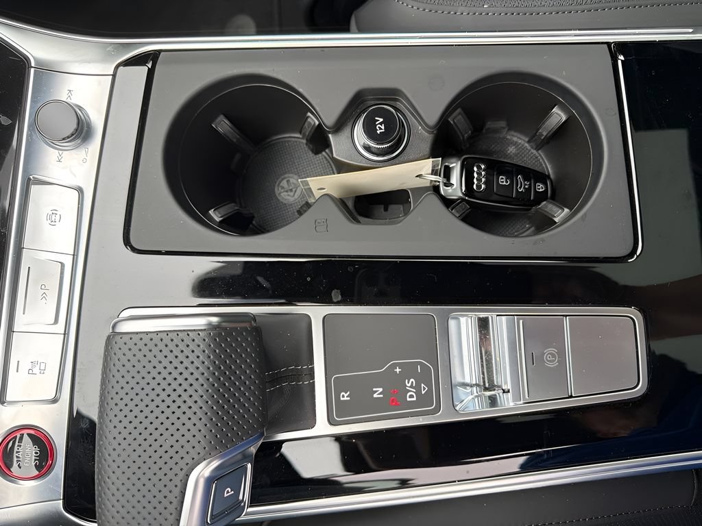 Used 2023 Audi RS 6 AWD/4WD image 25