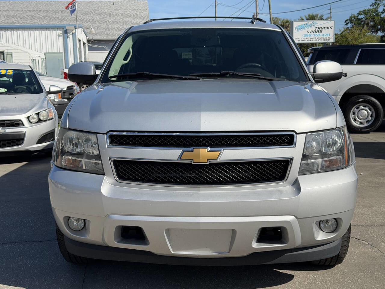 Used 2012 Chevrolet Suburban LS image 3