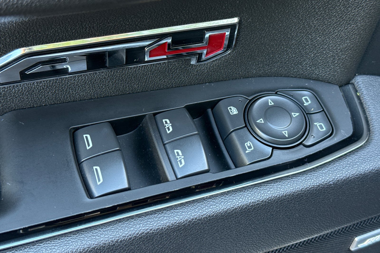 Used 2025 GMC Sierra 1500 AT4 AWD/4WD image 13