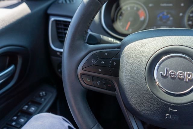 Used 2022 Jeep Cherokee Trailhawk w/ Technology Group B image 15