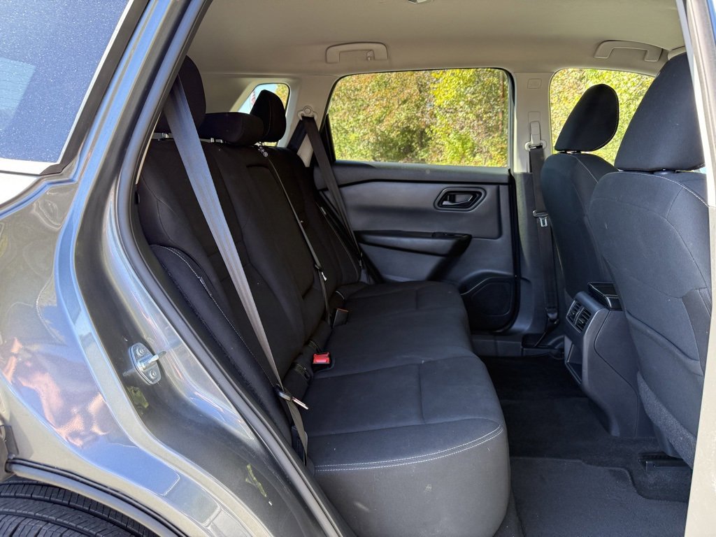 Used 2024 Nissan Rogue S image 24