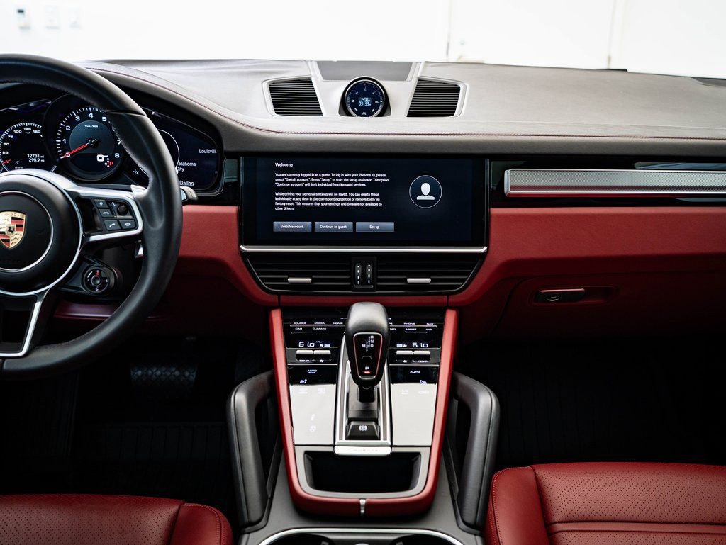 Certified 2023 Porsche Cayenne Platinum Edition image 6