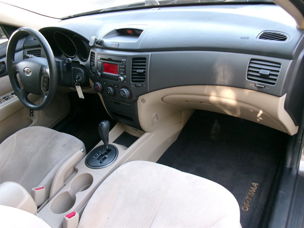 Used 2010 Kia Optima LX w/ Convenience Pkg image 15