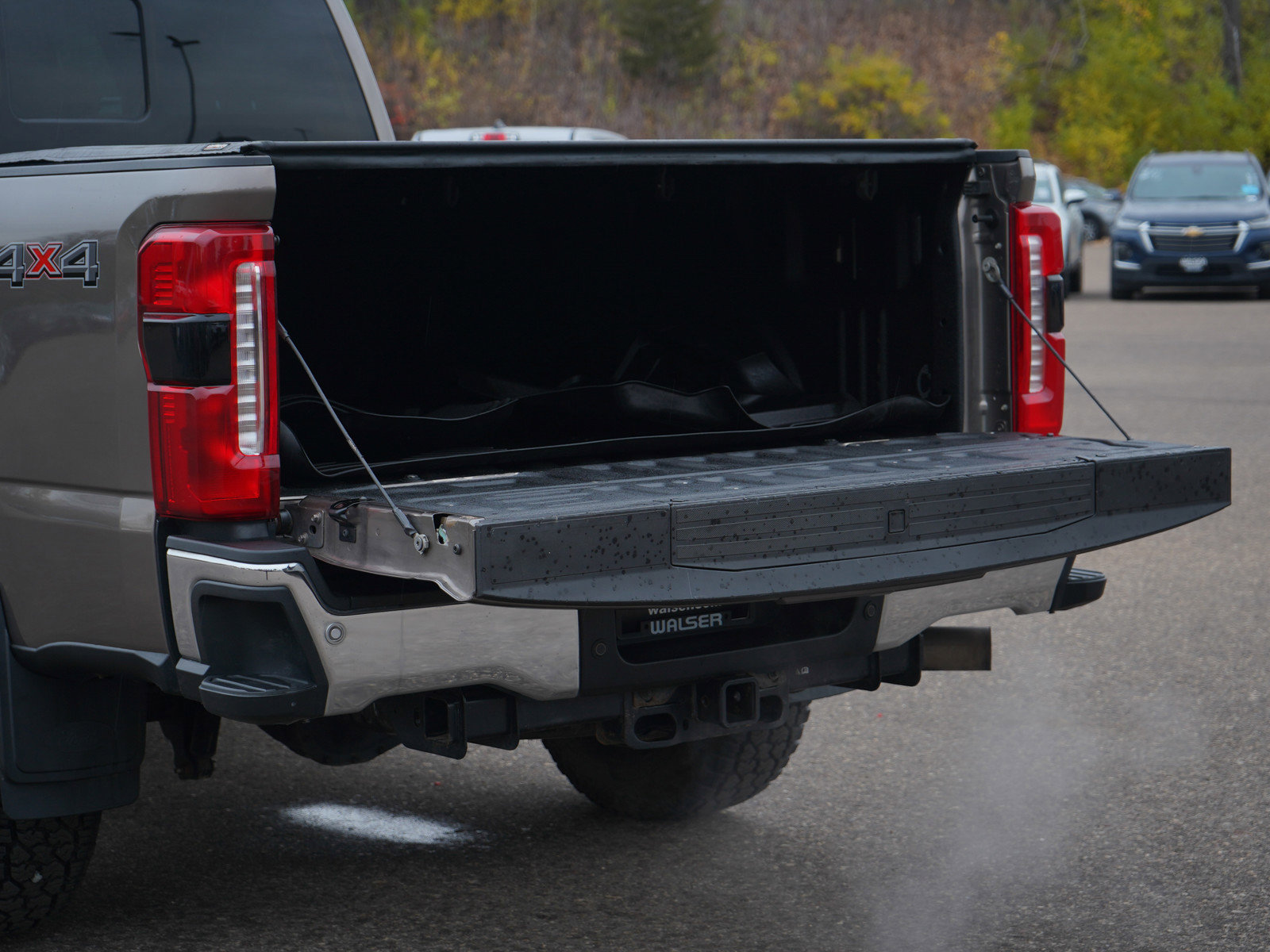 Used 2023 Ford F350 Lariat image 13