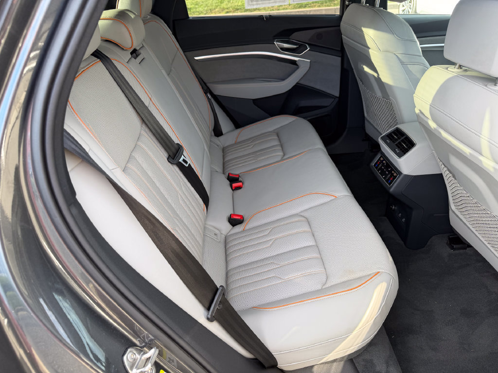 Certified 2024 Audi Q8 e-tron Prestige w/ Prestige Package AWD/4WD image 19