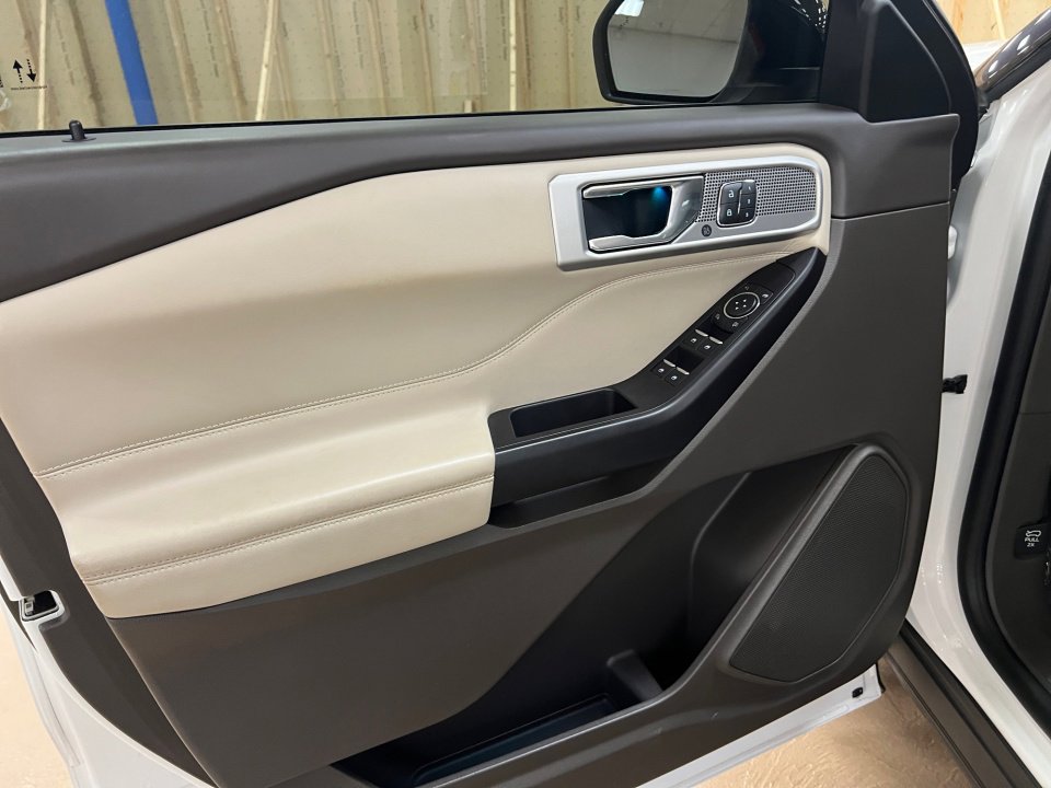 Used 2020 Ford Explorer Platinum image 36
