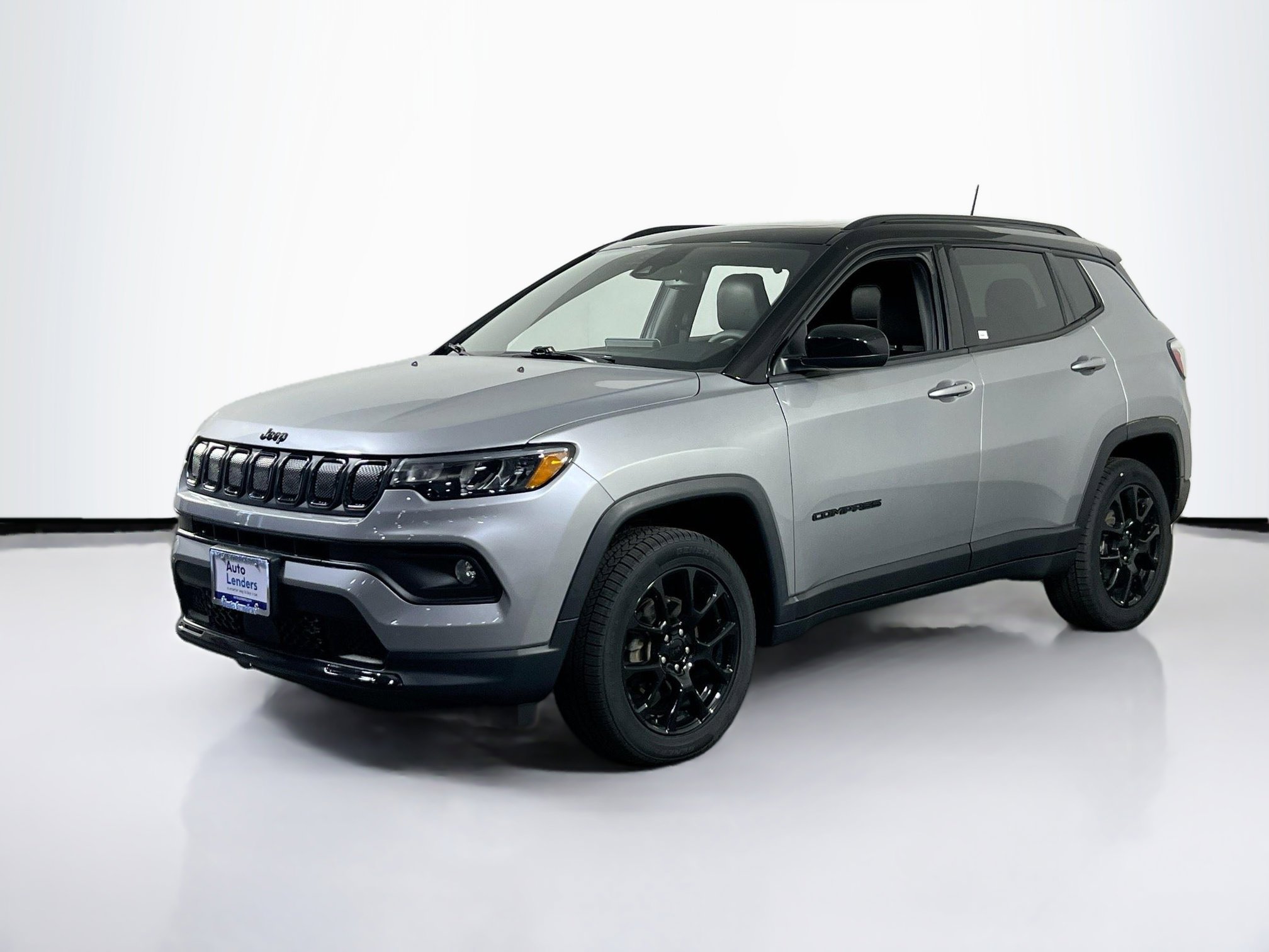 Used 2022 Jeep Compass Latitude w/ Sun and Sound Group AWD/4WD image 1
