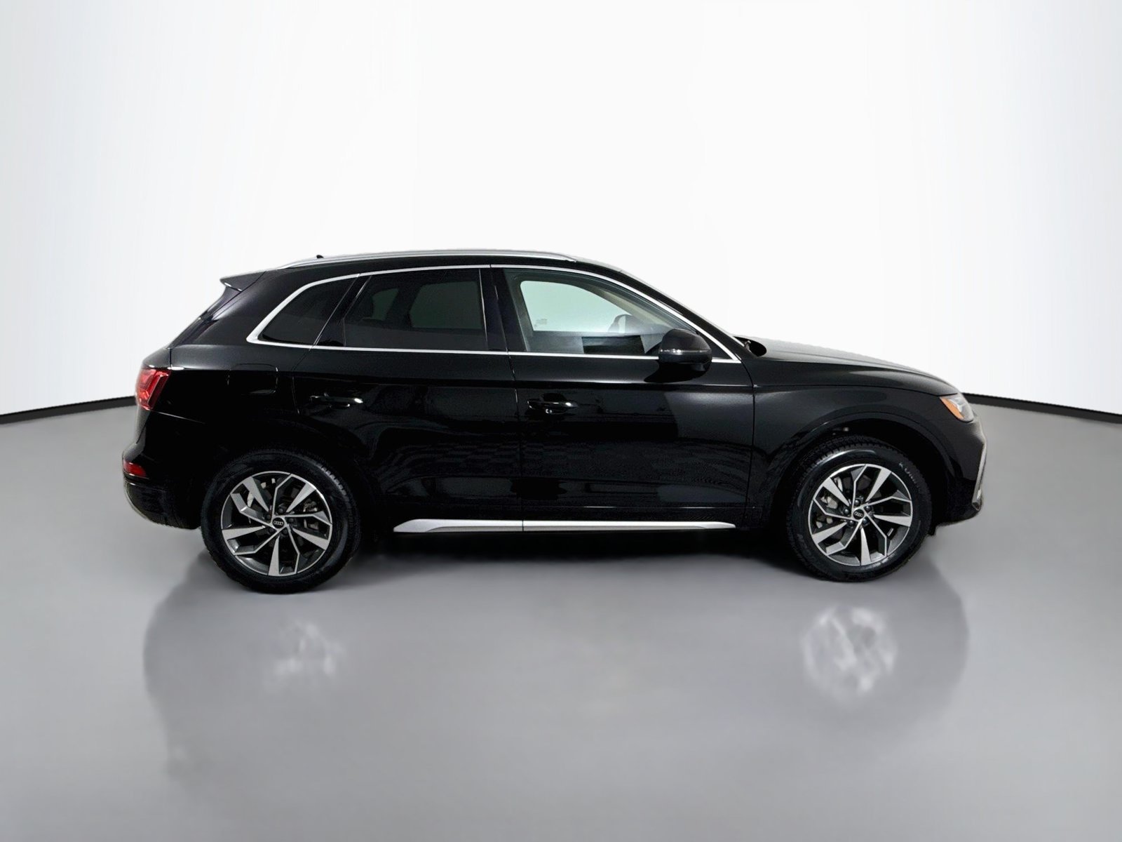 Used 2024 Audi Q5 2.0T Premium w/ Convenience Package AWD/4WD image 8