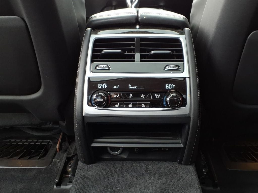 Used 2020 BMW M760i xDrive w/ Luxury Rear Seating Package AWD/4WD image 24