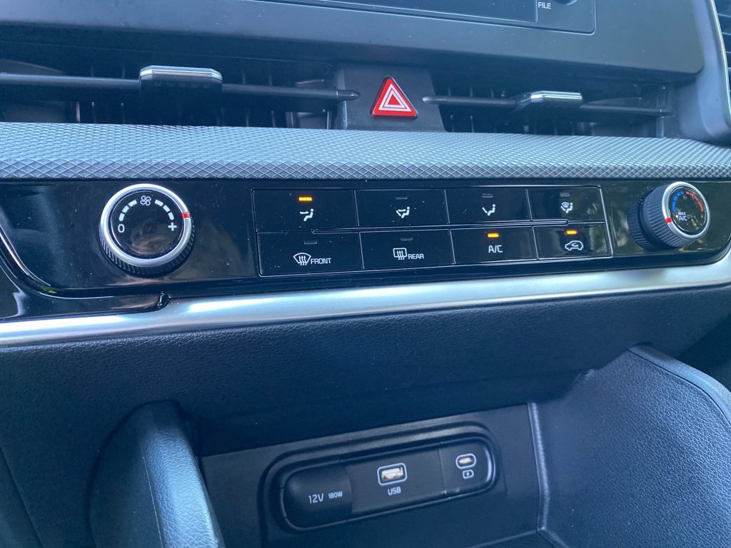 Used 2023 Kia Sportage LX image 17