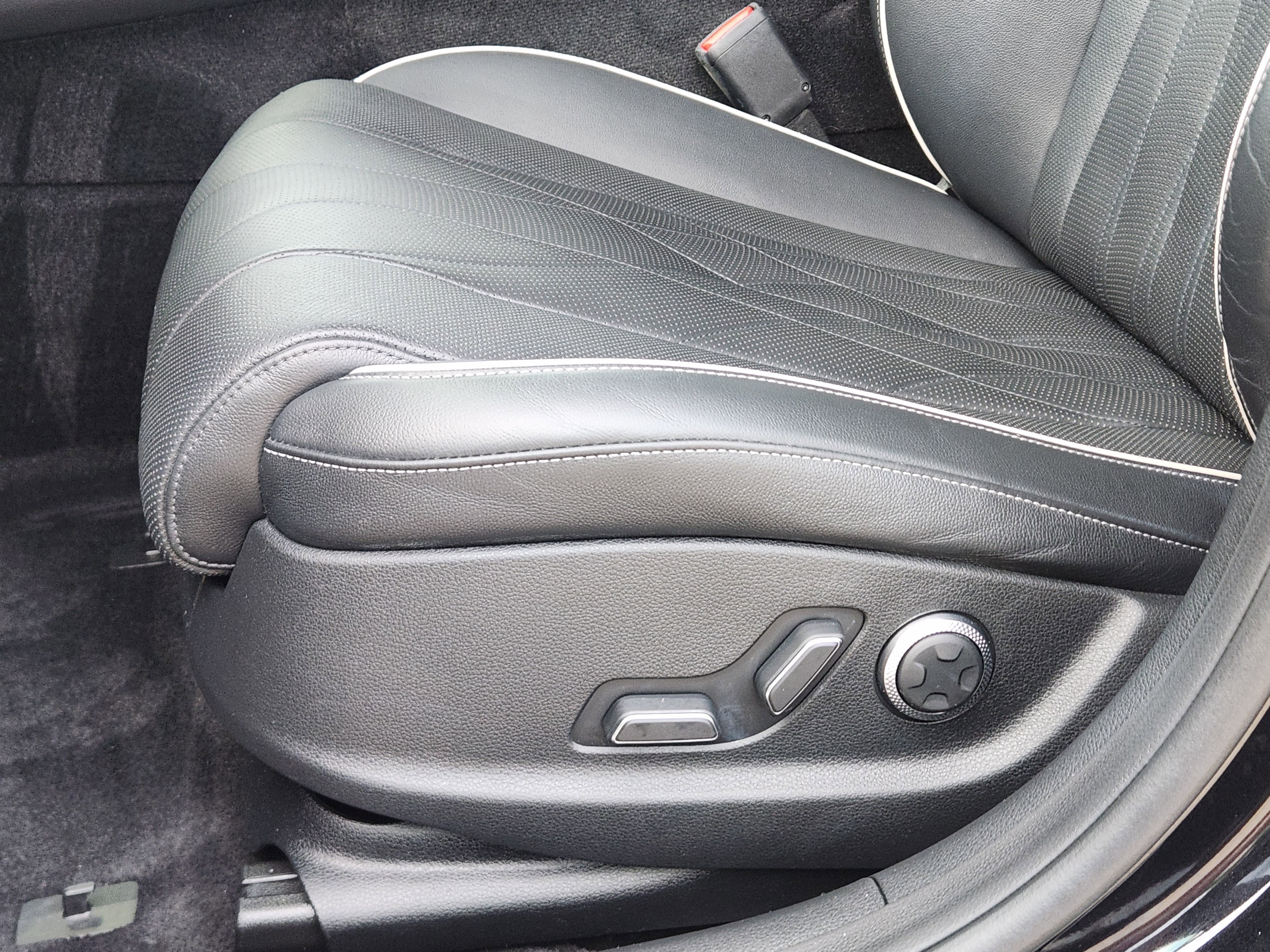 Used 2021 Genesis G80 3.5T RWD image 31