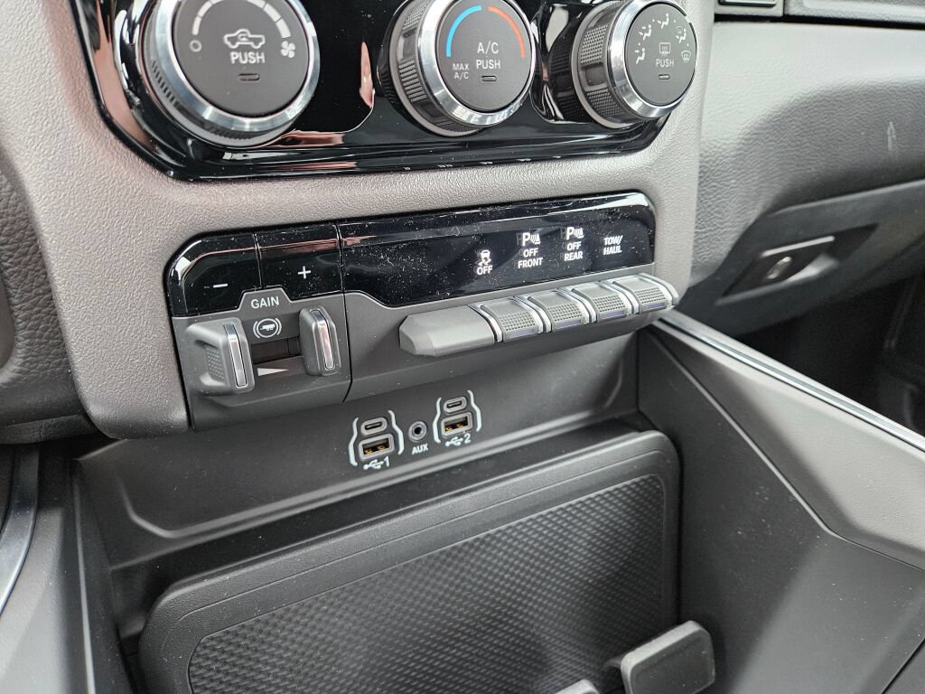 New 2026 RAM 1500 Big Horn AWD/4WD image 24