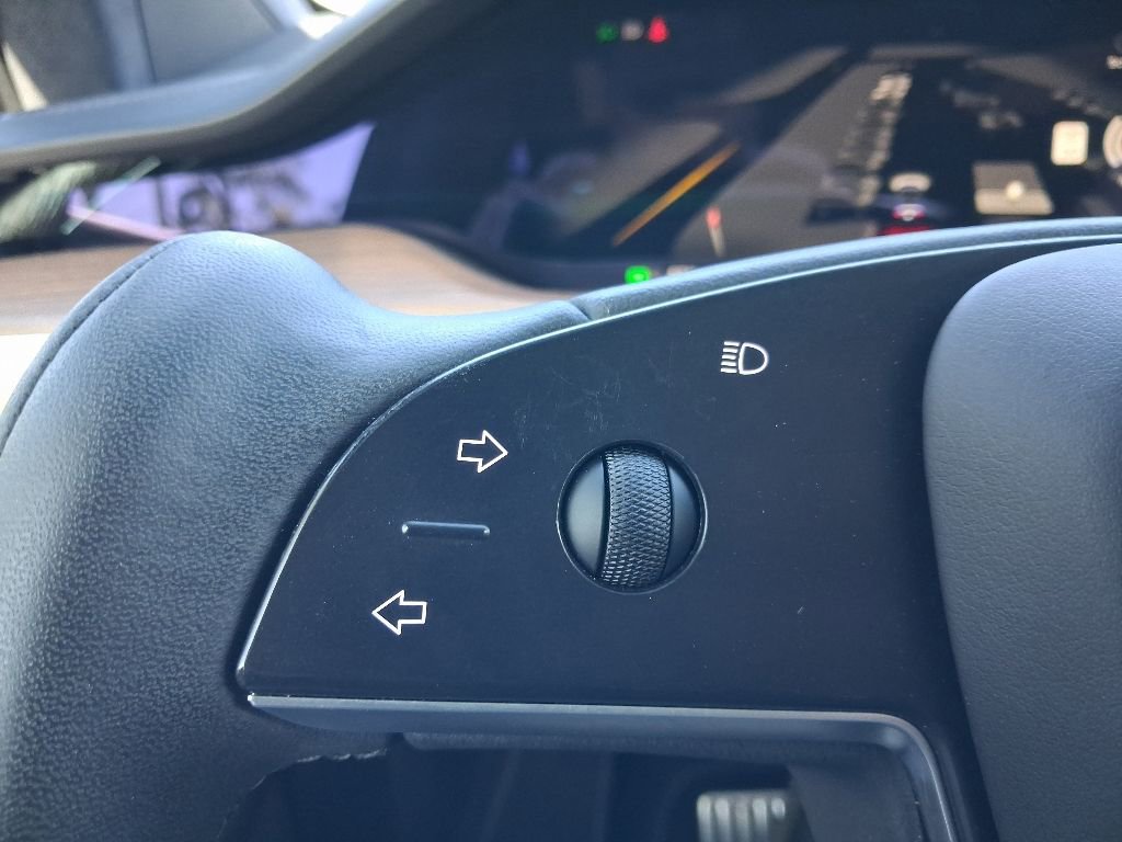 Used 2022 Tesla Model X AWD/4WD image 28