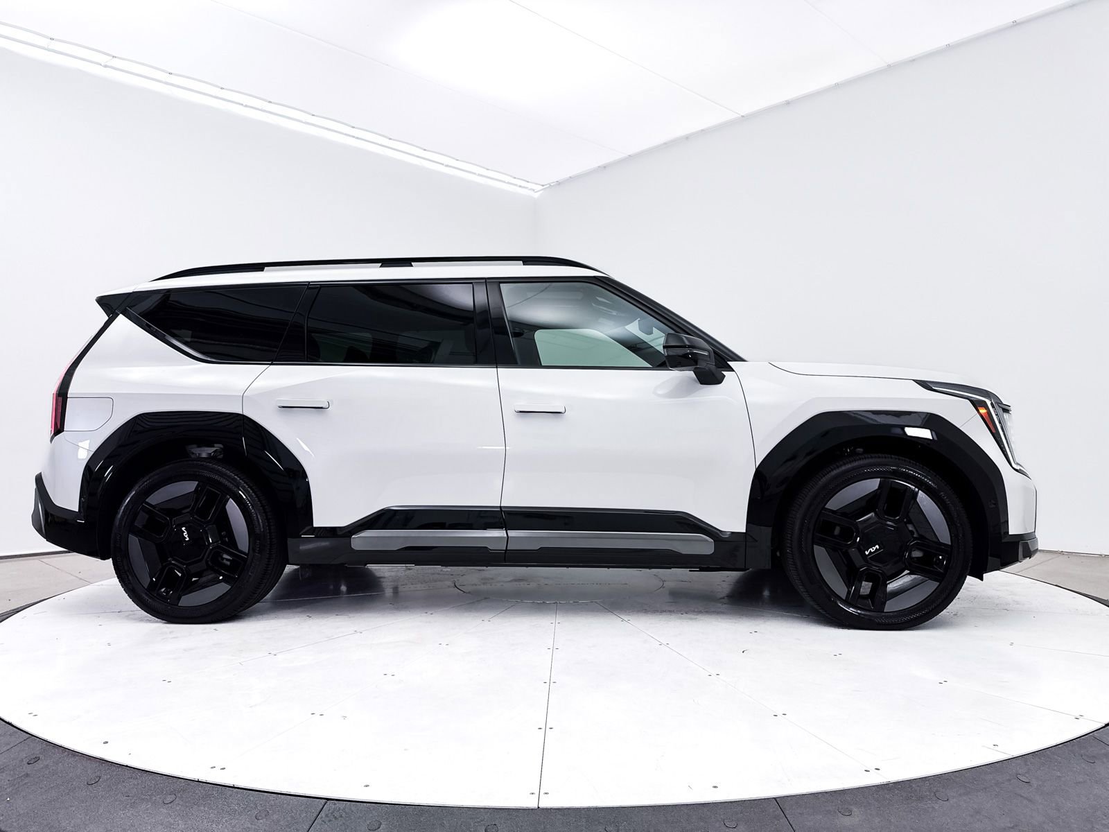 Used 2024 Kia EV9 GT-Line image 43