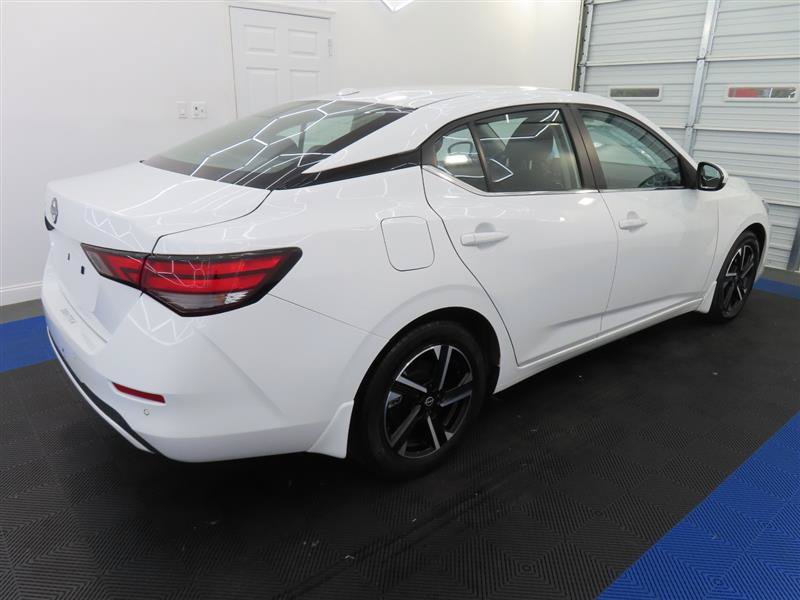 Used 2025 Nissan Sentra SV FWD image 14