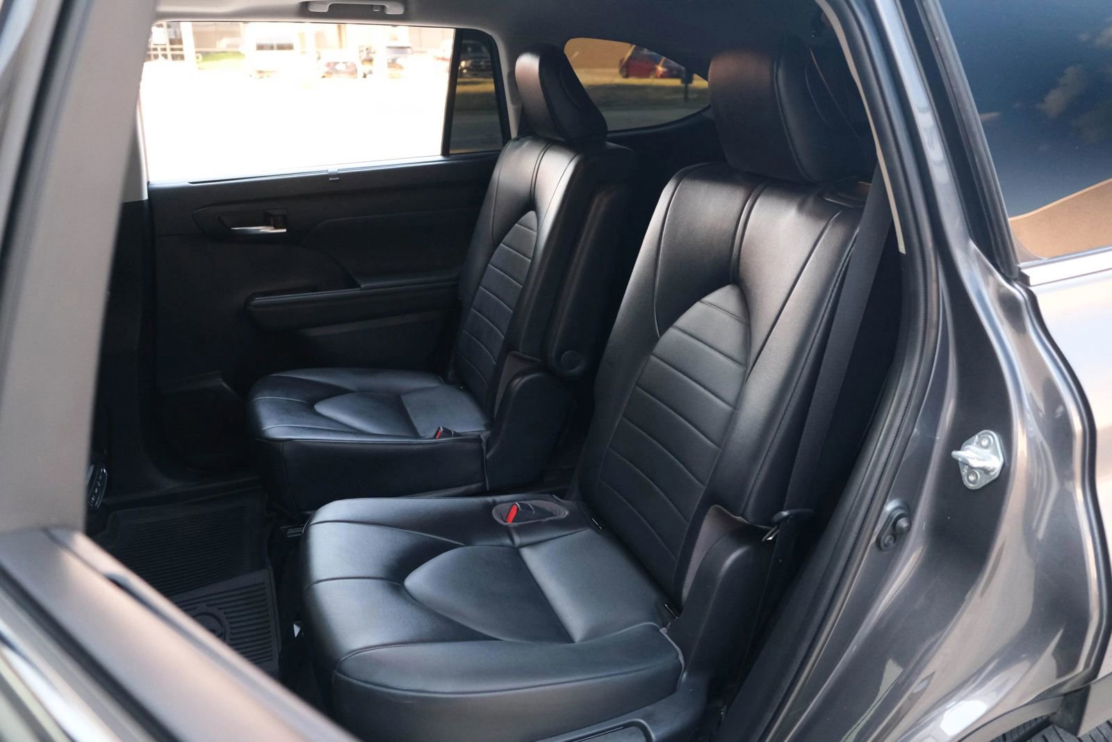 Used 2022 Toyota Highlander XLE image 26