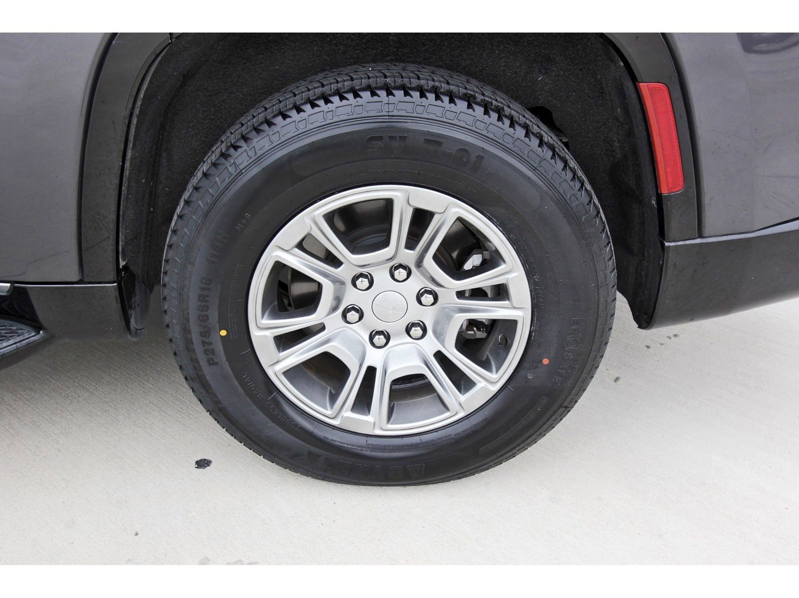 Used 2023 Jeep Wagoneer 2WD image 30
