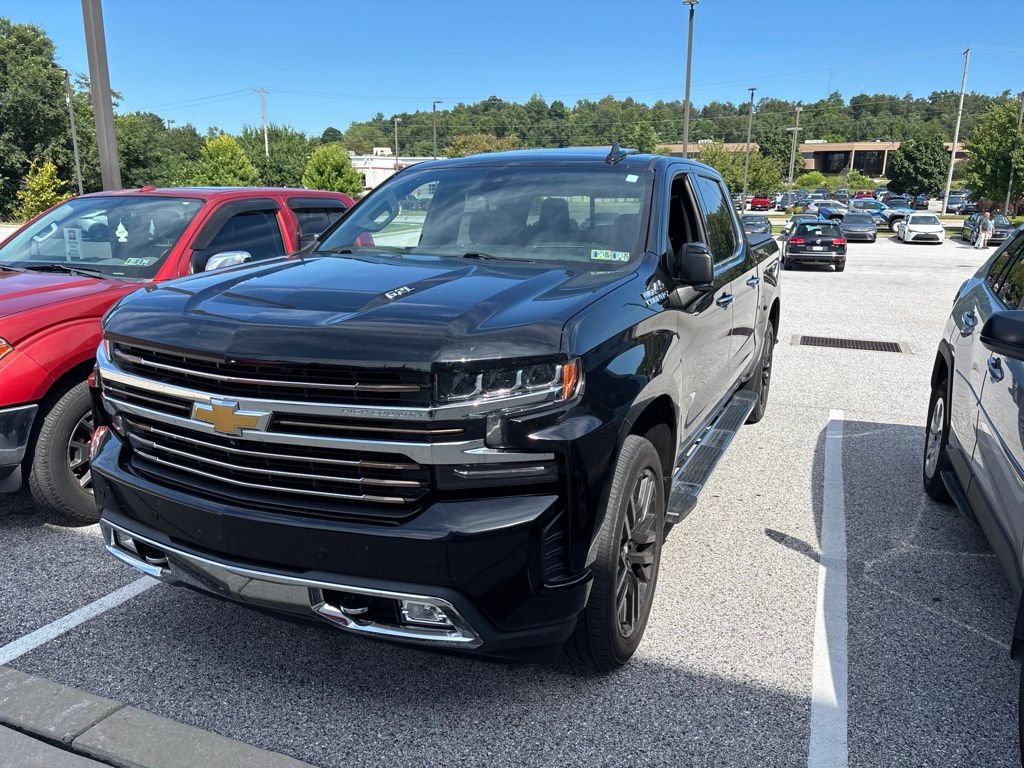 Used 2020 Chevrolet Silverado 1500 High Country w/ Technology Package AWD/4WD image 2