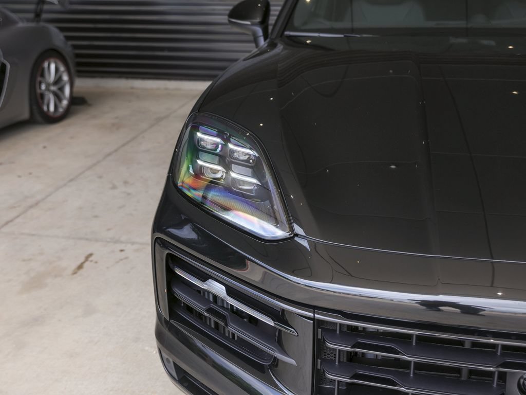 New 2026 Porsche Cayenne Coupe AWD/4WD image 11