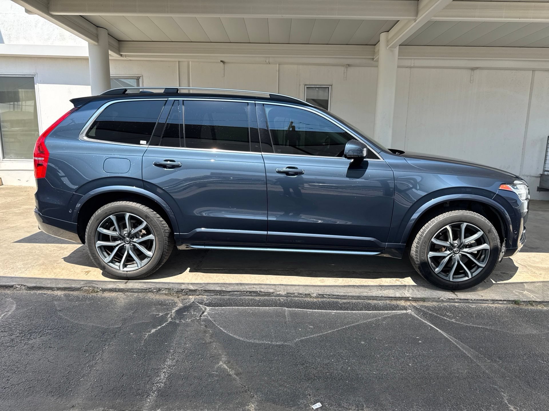 Used 2018 Volvo XC90 T5 Momentum FWD image 4