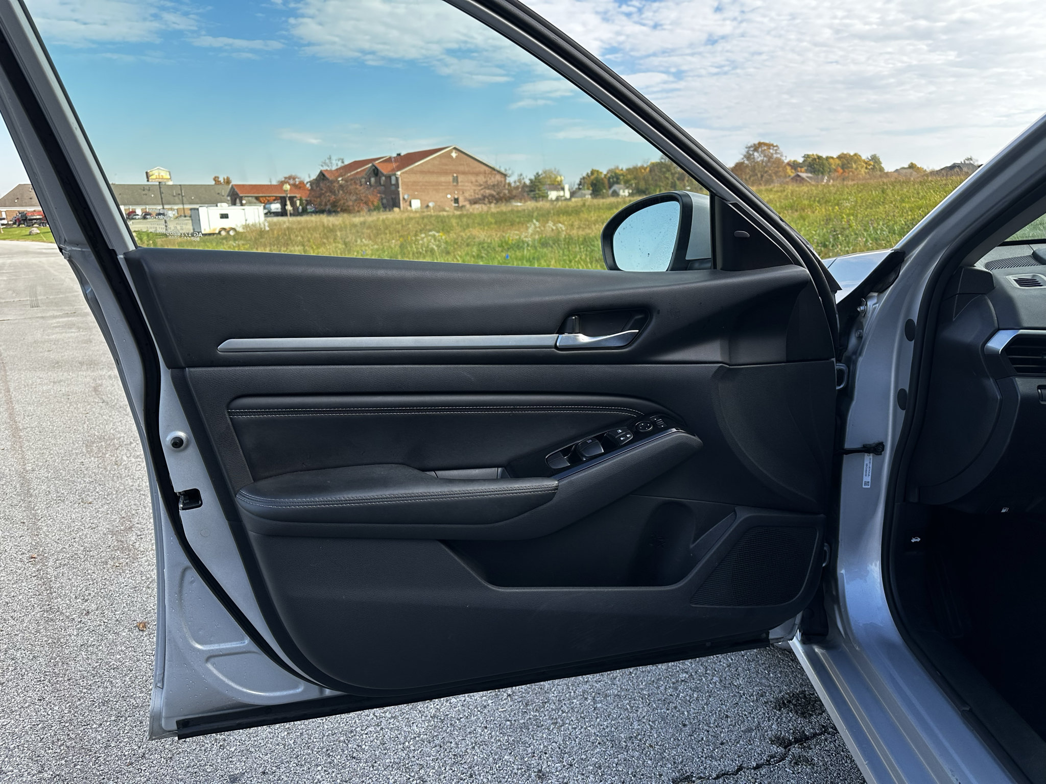 Used 2021 Nissan Altima 2.5 SV AWD/4WD image 9