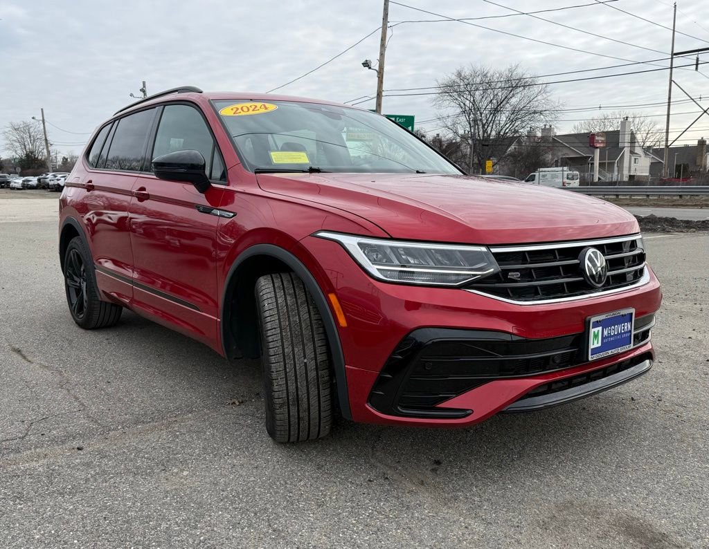 Used 2024 Volkswagen Tiguan SE R-Line AWD/4WD image 9