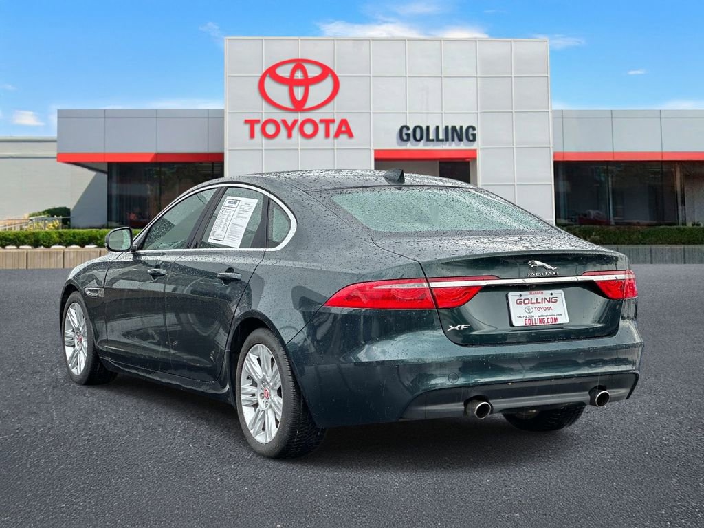 Used 2017 Jaguar XF Premium RWD image 4