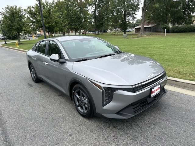 New 2025 Kia K4 LXS image 22