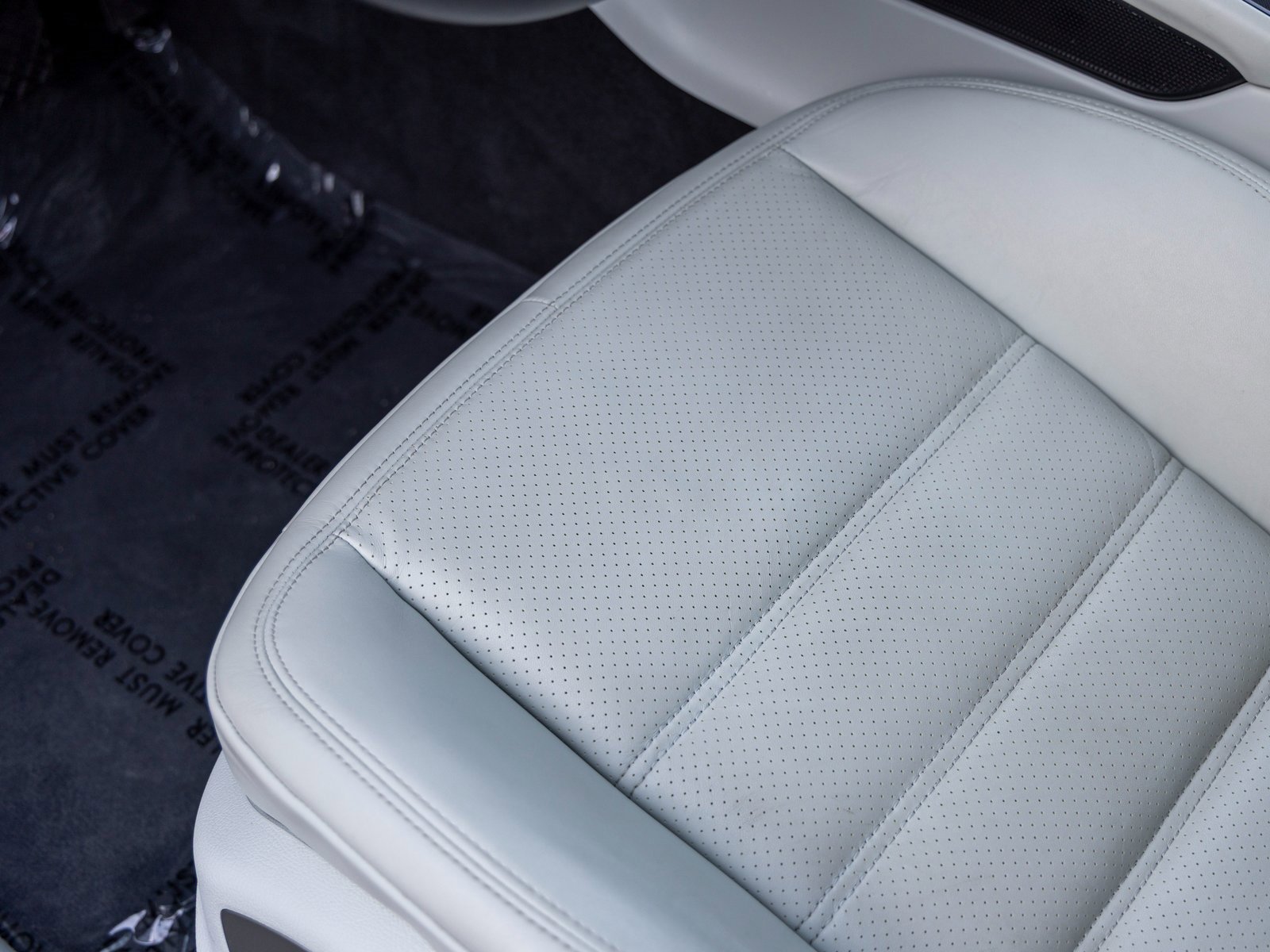 Certified 2024 Porsche Macan Turbo image 29