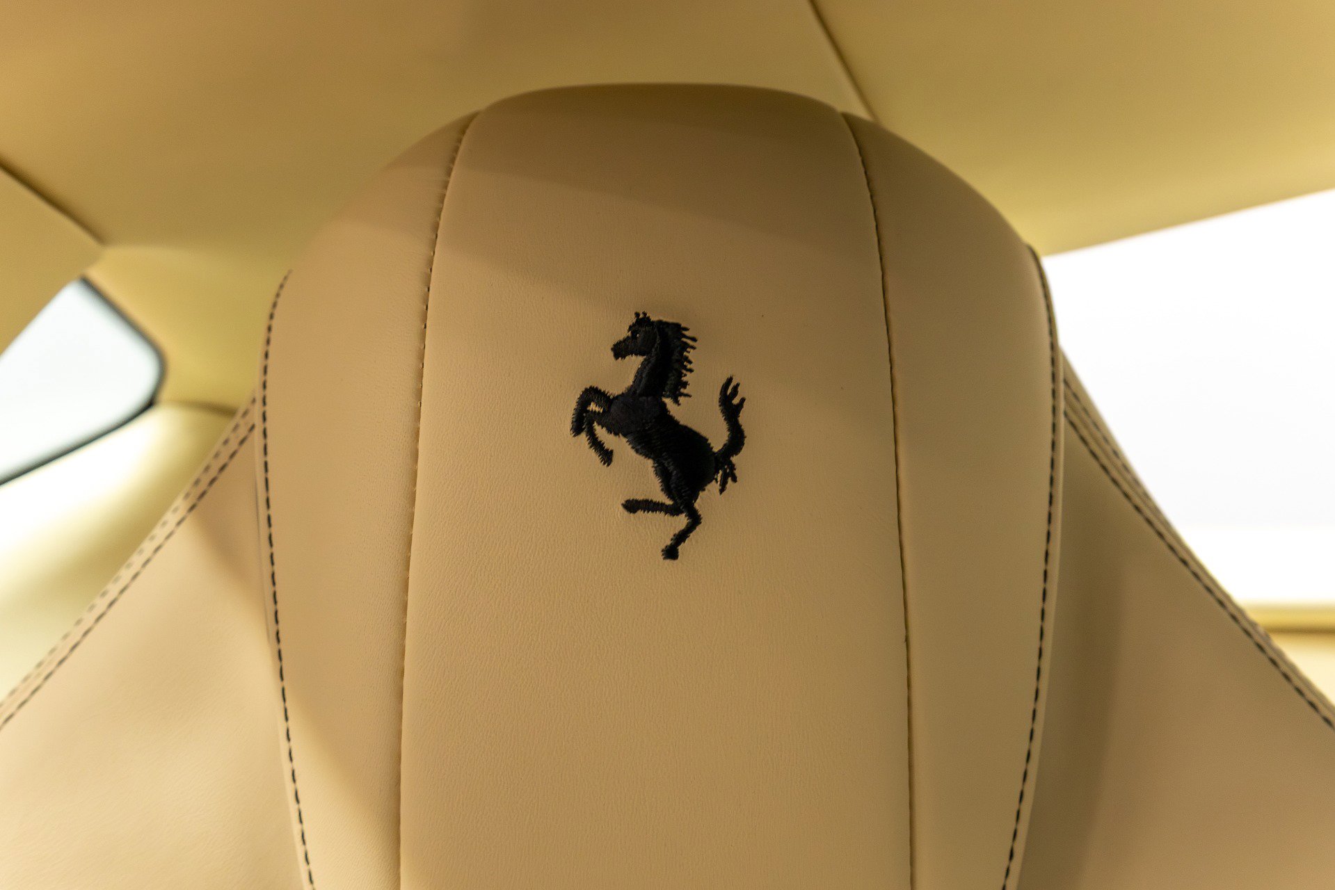 Used 2018 Ferrari 812 Superfast image 33