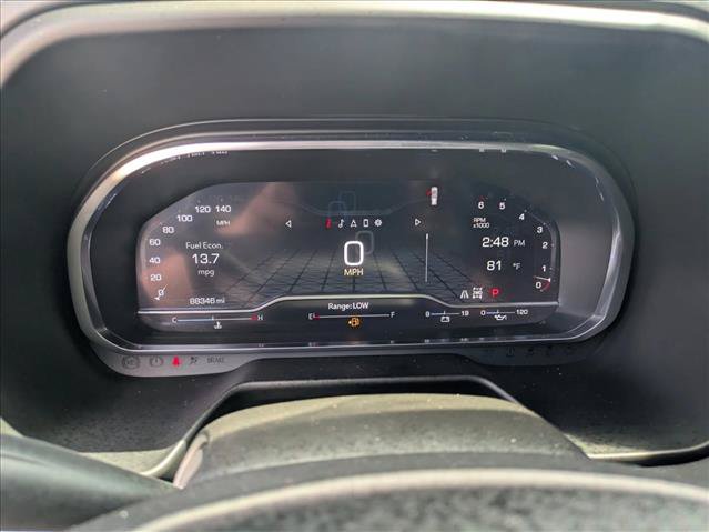 Used 2022 GMC Yukon XL AT4 w/ Technology Package AWD/4WD image 10