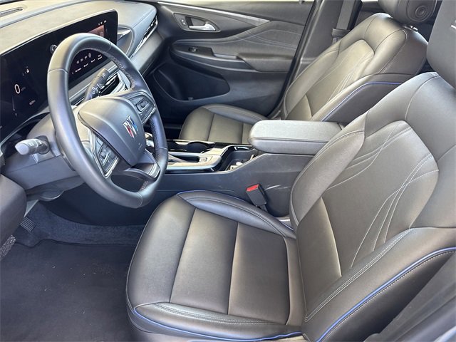 Used 2025 Buick Envista Sport Touring image 11
