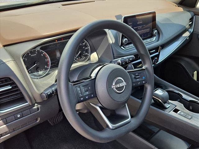 Used 2022 Nissan Rogue SV AWD/4WD image 8