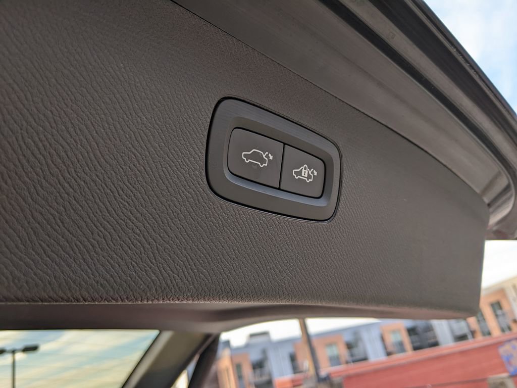 Certified 2024 Volvo XC90 T8 Ultimate w/ Protection Package Premier image 29