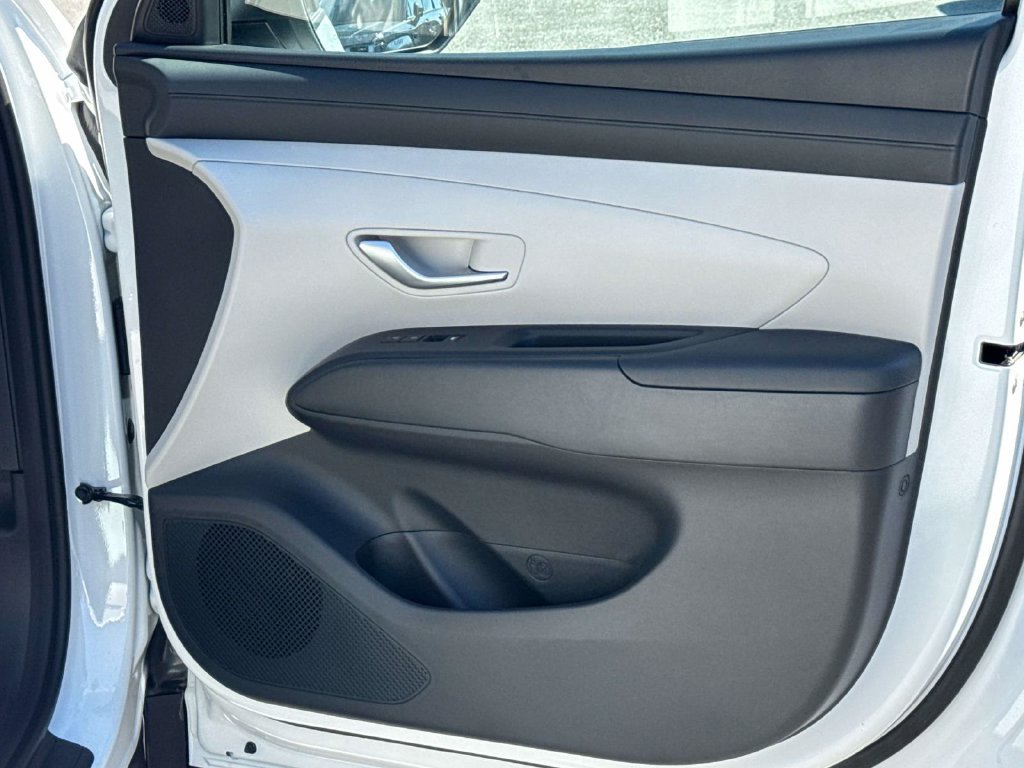 New 2026 Hyundai Tucson Blue SE FWD image 8