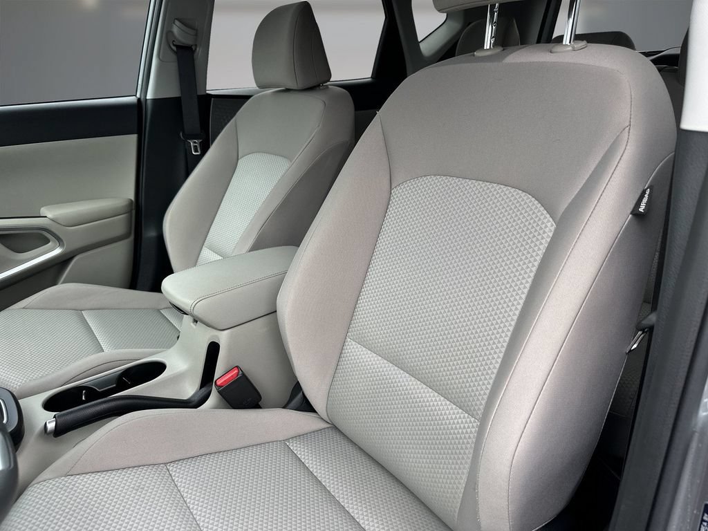 Used 2025 Kia Soul LX w/ LX Technology Package FWD image 13