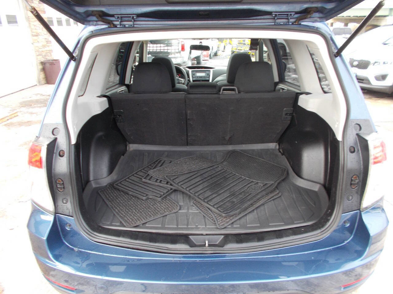 Used 2012 Subaru Forester 2.5X Premium w/ All-Weather Pkg image 23