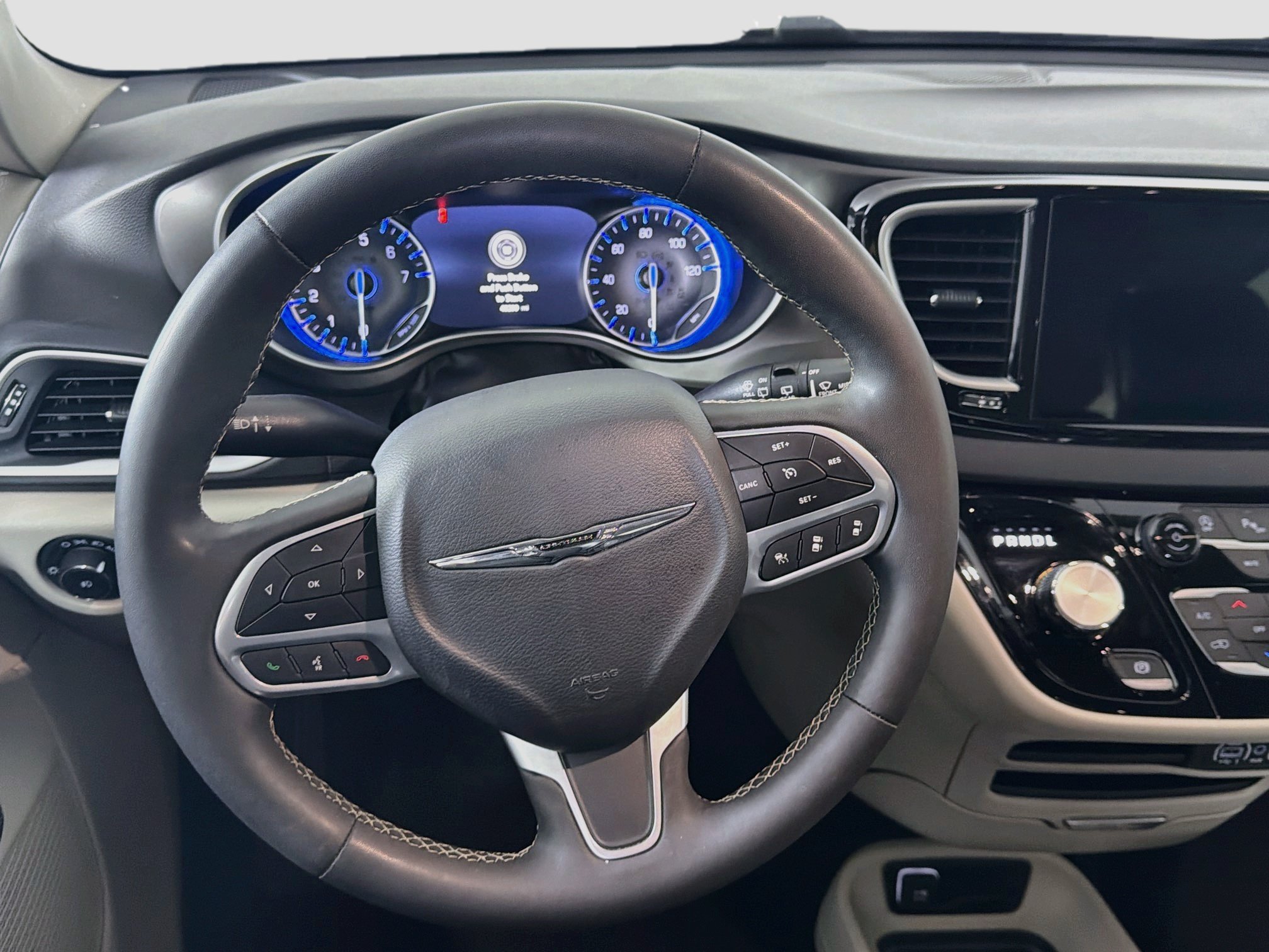 Used 2024 Chrysler Pacifica Touring-L FWD image 17
