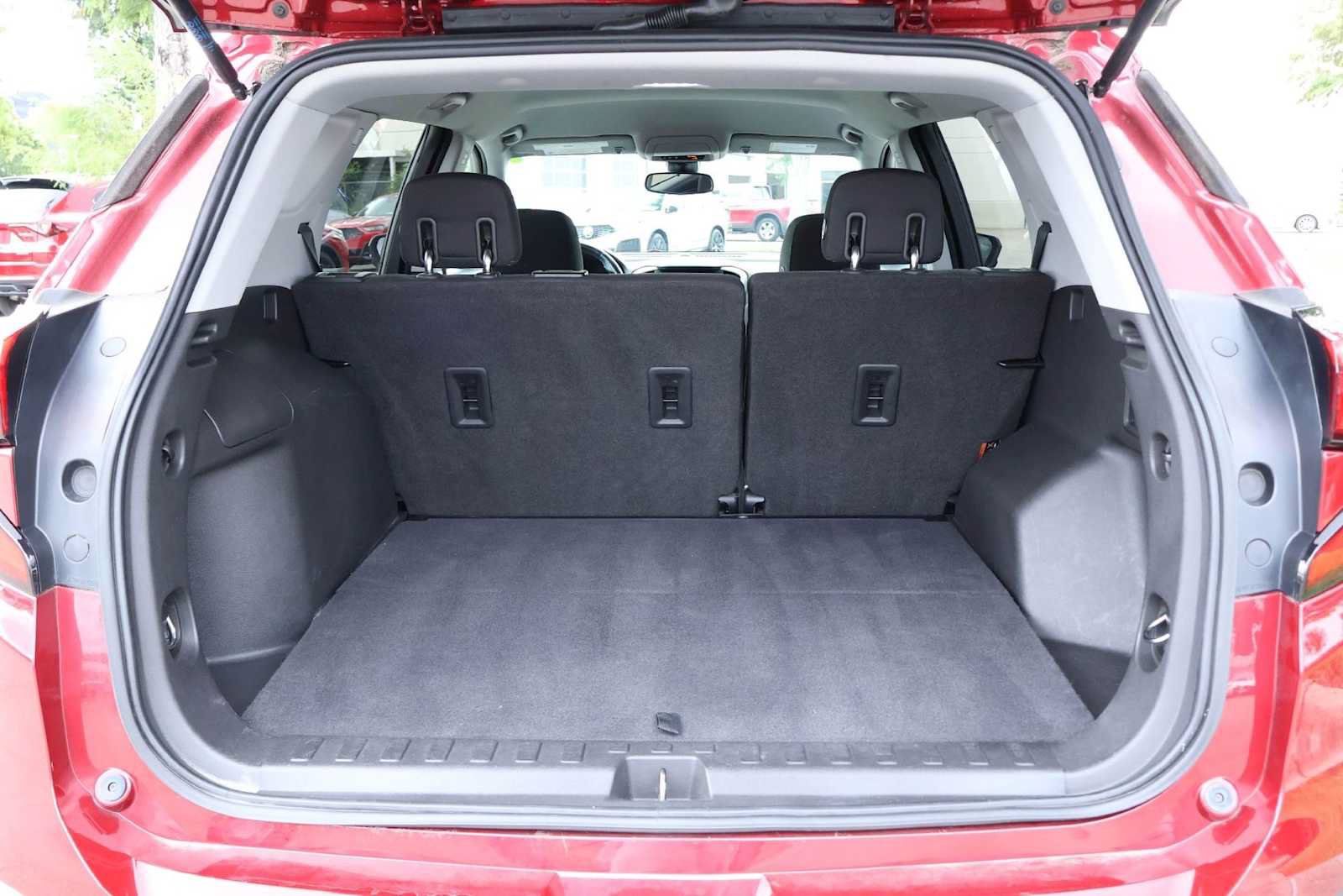 Used 2020 GMC Terrain SLE w/ Driver Convenience Package FWD image 19