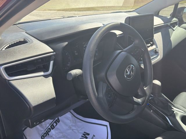 Used 2025 Toyota Corolla LE image 10