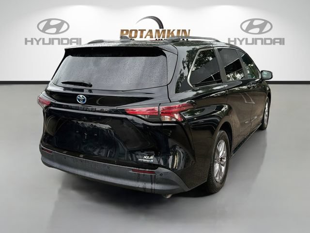 Used 2021 Toyota Sienna XLE FWD image 4