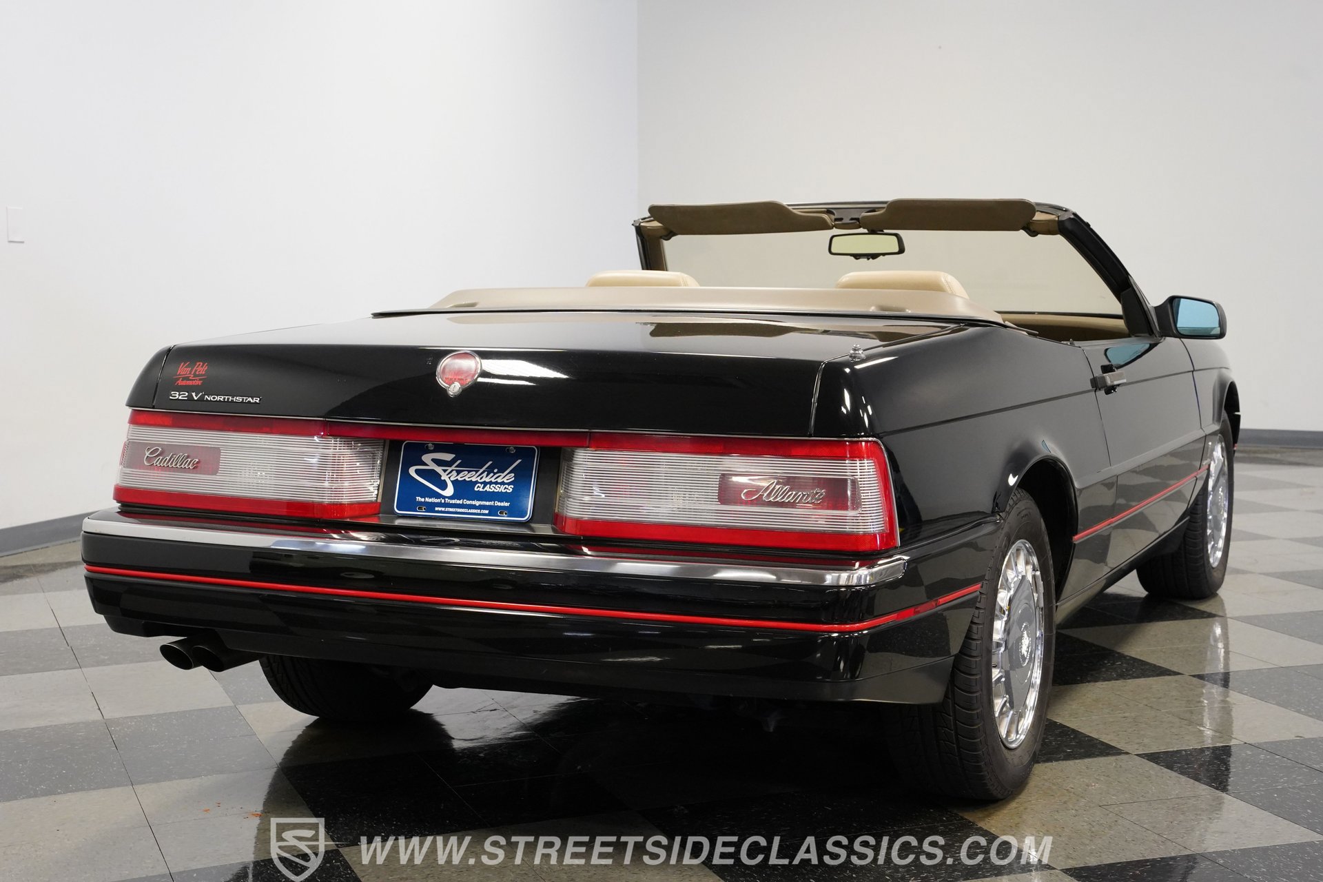 Used 1993 Cadillac Allante FWD image 12