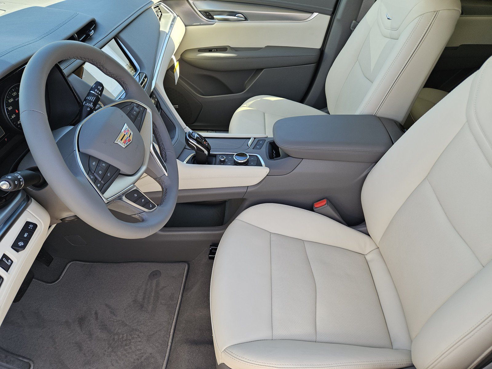 New 2026 Cadillac XT5 Premium Luxury w/ Driver Assist Package FWD image 9