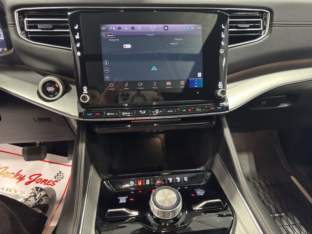 Used 2024 Jeep Wagoneer Series II w/ Convenience Group I image 34