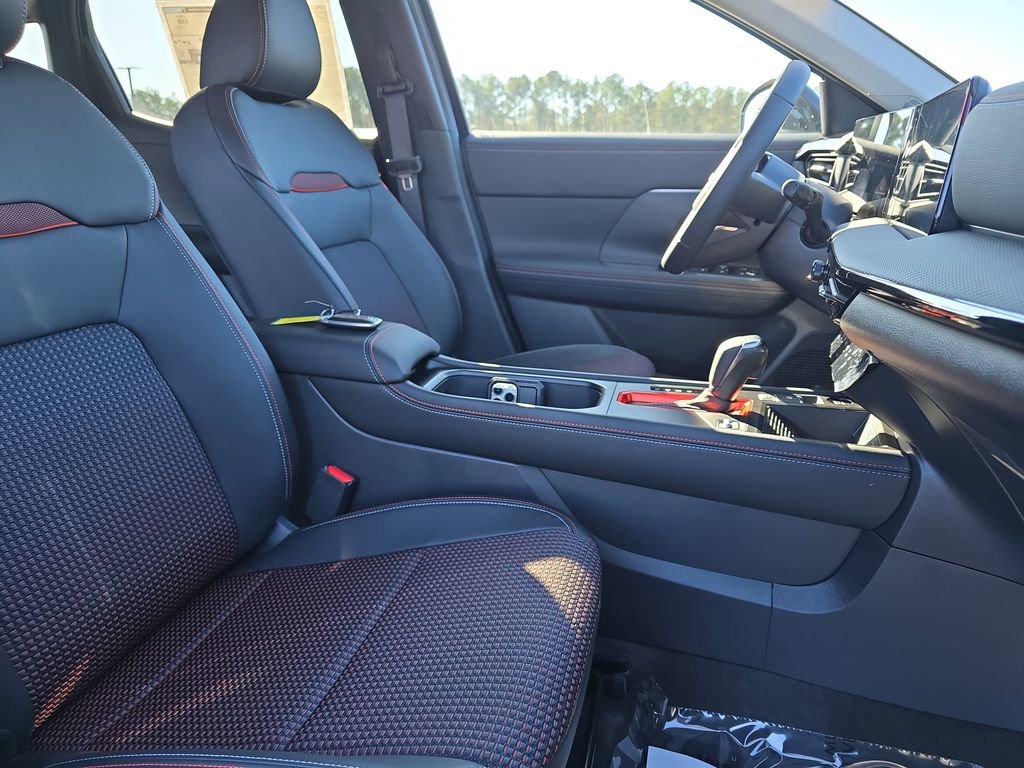 New 2026 Nissan Kicks SR FWD image 14